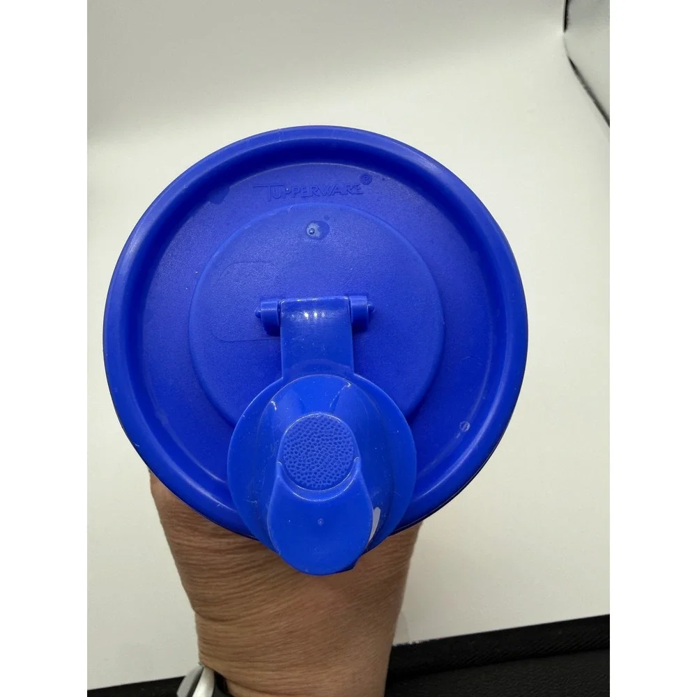 Tupperware Quick Shake 650ml Mixer Bottle Blue Flip Top Lid 1641-5 Frosted Clear